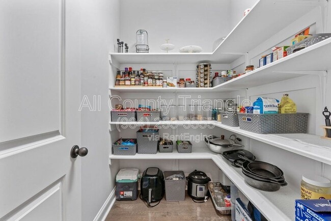 Building Photo - 504 Flip Trail