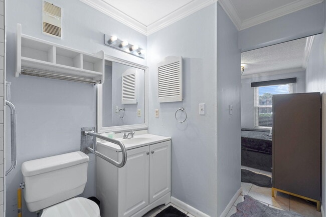 Building Photo - 300 Gulf Shore Dr