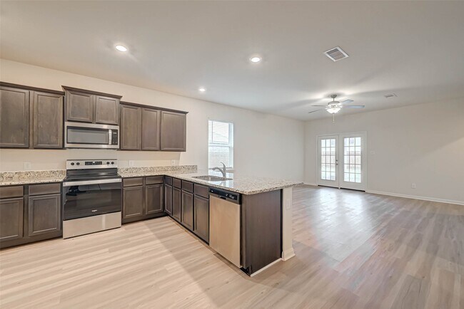 Building Photo - 305 Wayne County Dr