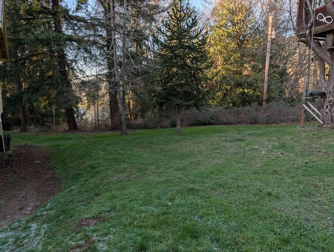 Building Photo - 12633 E Lake Dr