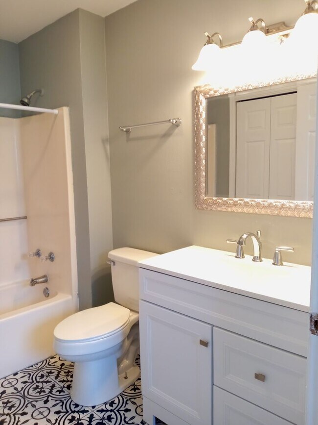 Building Photo - General Ogden