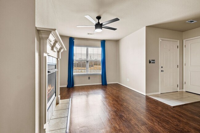 Building Photo - Wonderful two-story house