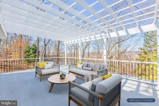 Building Photo - 422 Spackmans Ln