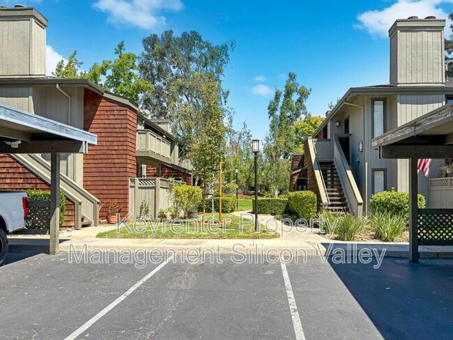 Building Photo - 1902 La Terrace Cir