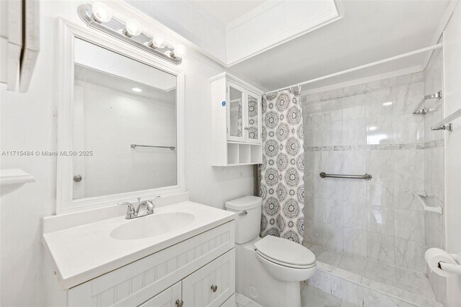 Primary Photo - 2860 Somerset Dr