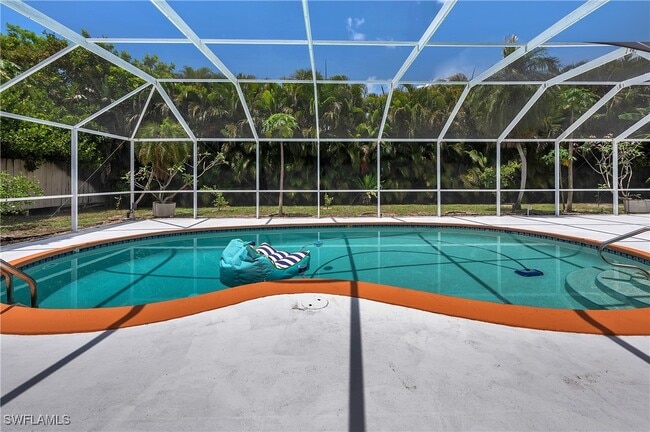 Building Photo - 639 Pompano Dr