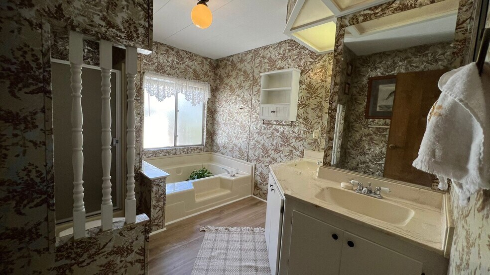 Building Photo - 25 Chaparral Ct