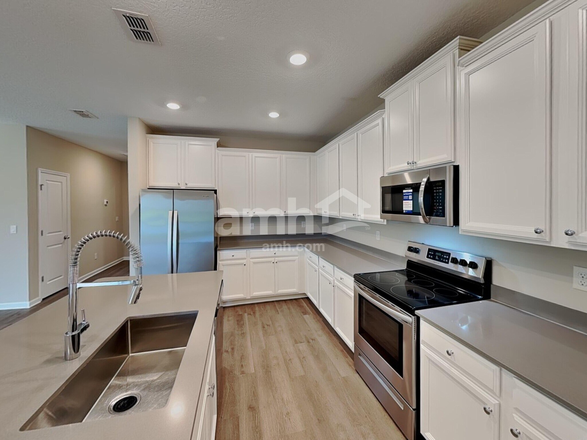 Building Photo - 87 Spruce Point