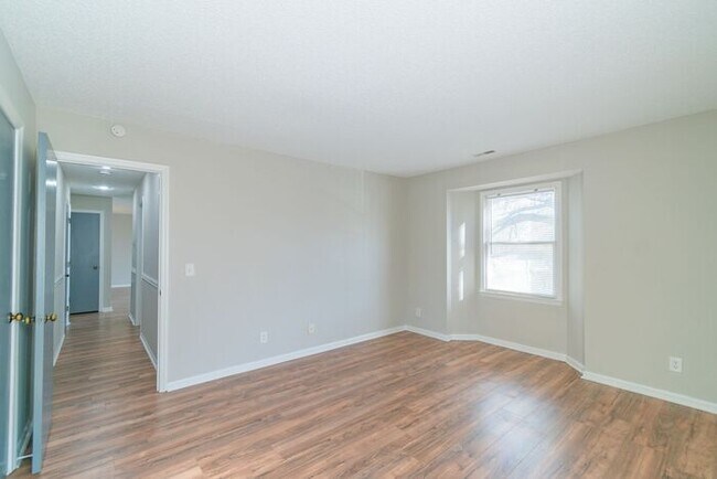 Building Photo - 2 Bed 2 Bath Condo in Charlotte