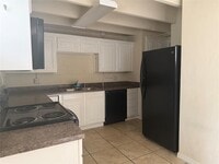 Building Photo - 729 E Commerce St