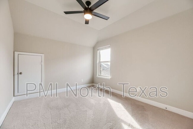 Building Photo - 14054 El Toro Rd