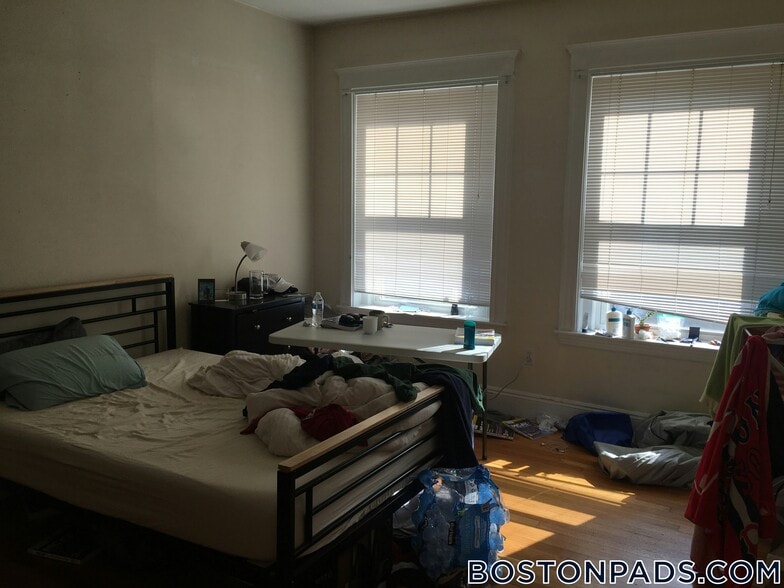 Building Photo - 191 Winthrop Rd