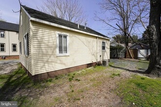 Building Photo - 401 Newton Terrace