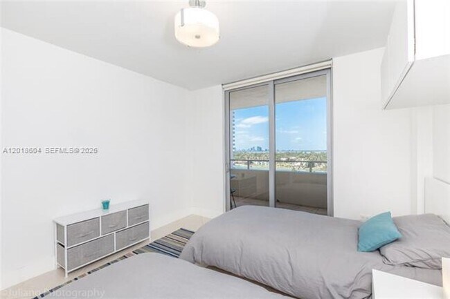 Building Photo - 5555 Collins Ave