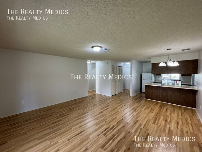 Building Photo - 2144 E Parkton Dr
