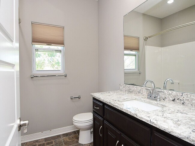 Building Photo - 19527 Shadow Ridge Dr