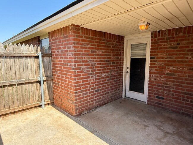Building Photo - Three bedrooms. Three bathrooms. Zero compromises!