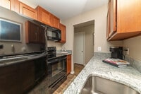 Building Photo - Oaks at Old Hickory