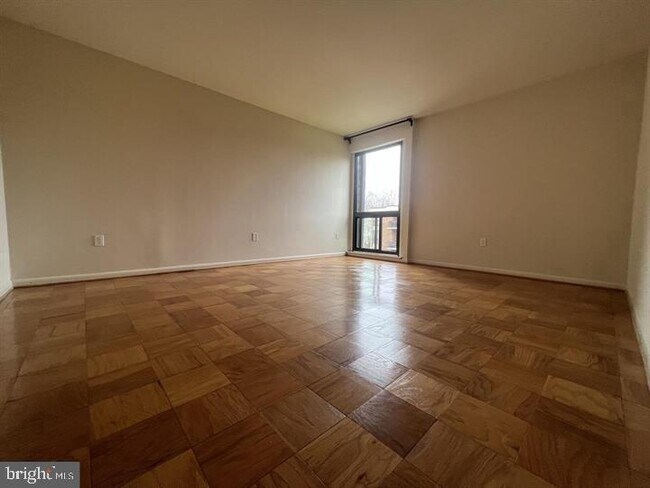 Building Photo - 2109 Walsh View Terrace