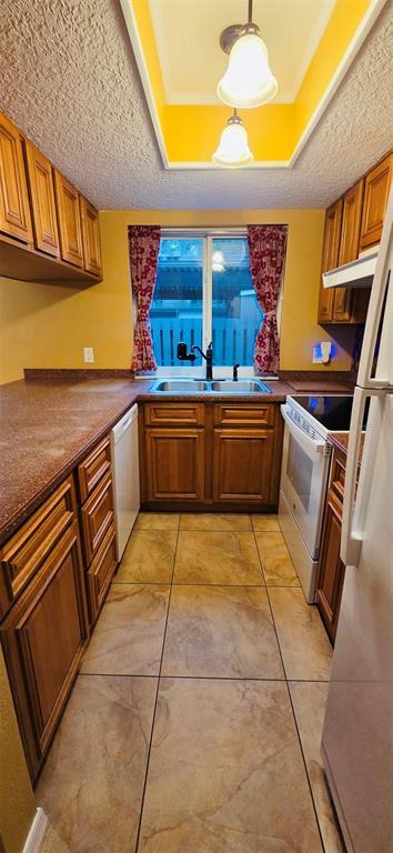 Building Photo - 2915 Pine Cone Cir