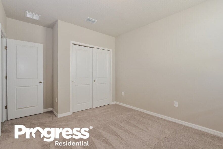 Building Photo - 1026 Oak Vly Dr