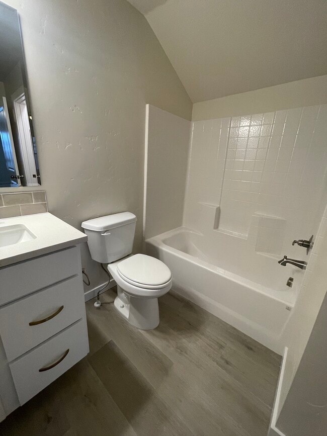 Building Photo - 1581 Witt St