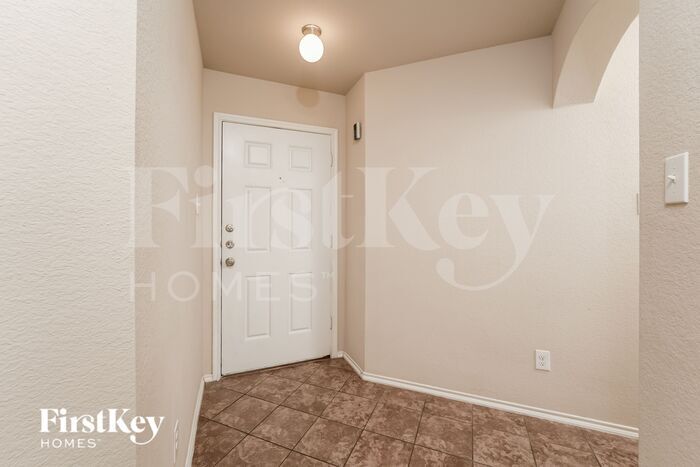 Building Photo - 1800 Arbordale Way