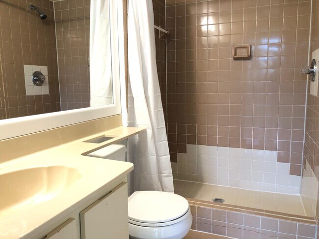Building Photo - 1244 S Military Trail