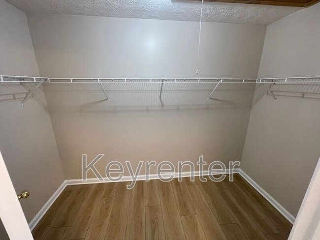 Building Photo - 7054 Yellow Oak Ln