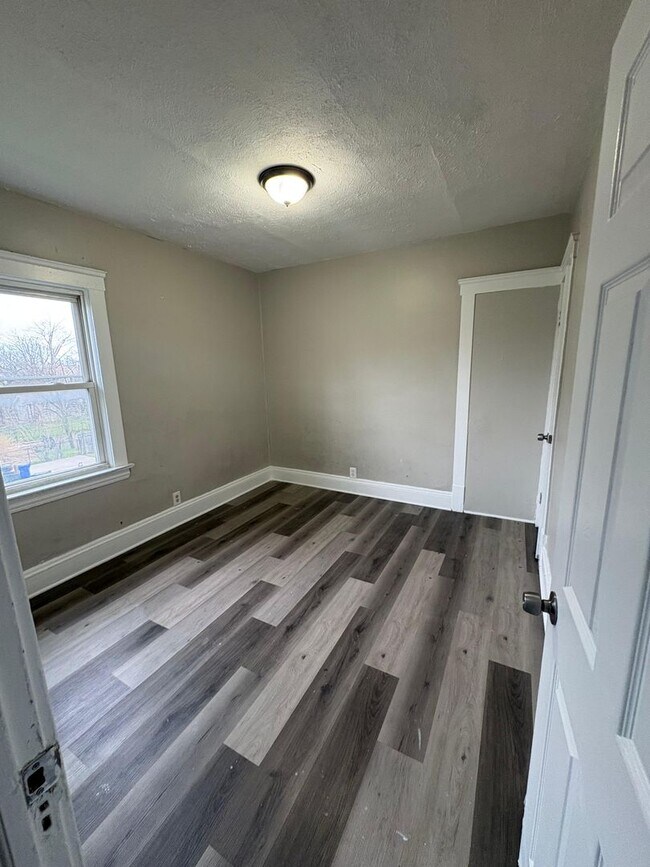 Building Photo - 12531 Forest Ave