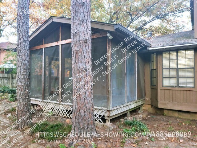 Building Photo - 8 Hickory Ln