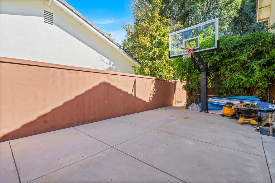 Building Photo - 2355 Stormcroft Ct