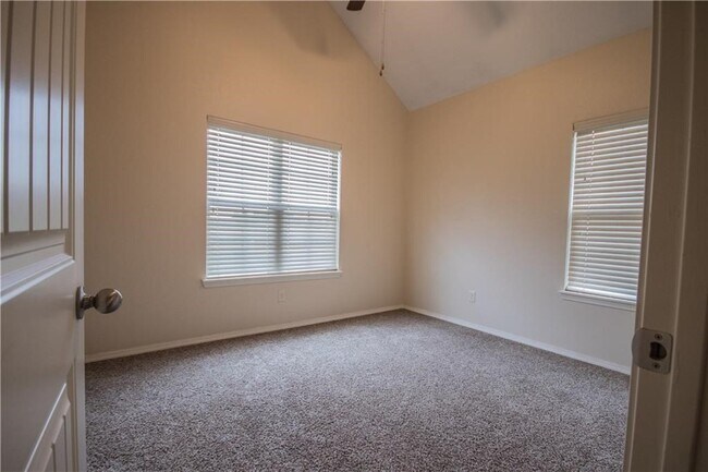 Building Photo - 1242 Marigold Rd