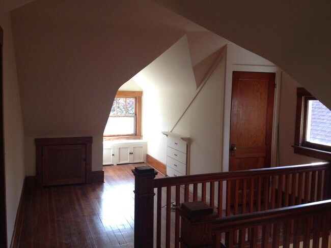 Building Photo - 4200 Mercier St
