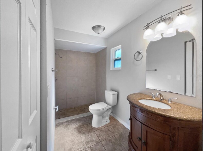 Building Photo - 831 Haulover Dr