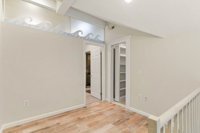 Building Photo - Penthouse 1BR + Loft w/ Bonus Room | 2 Baths | Laundry | 2 Parking | Walk to Balboa Park