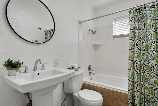 Building Photo - 4262 Wilson Ave