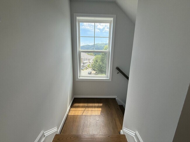 Building Photo - 2617 Avinity Pl
