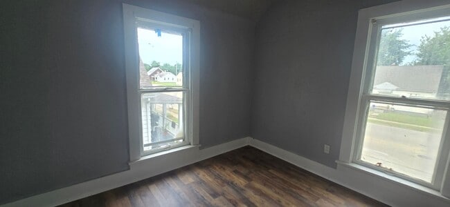 Building Photo - 461 E Garfield Ave