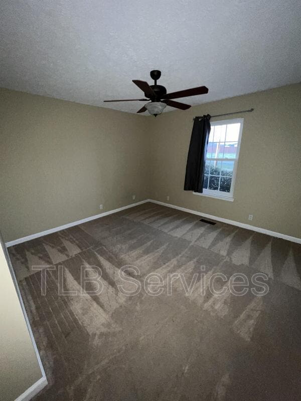 Building Photo - 211 Fall Creek Dr