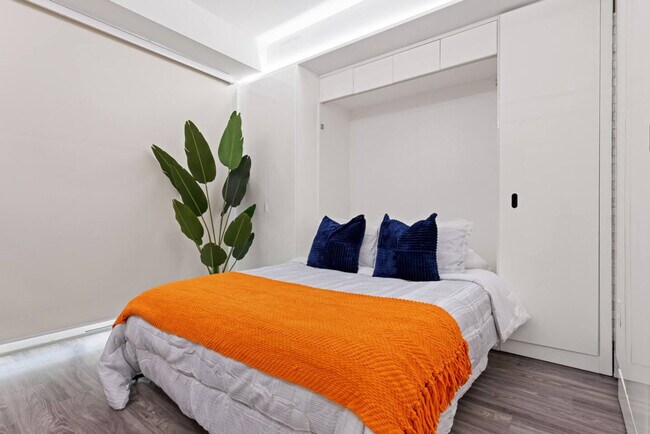 Building Photo - 12607 Larchmere Blvd