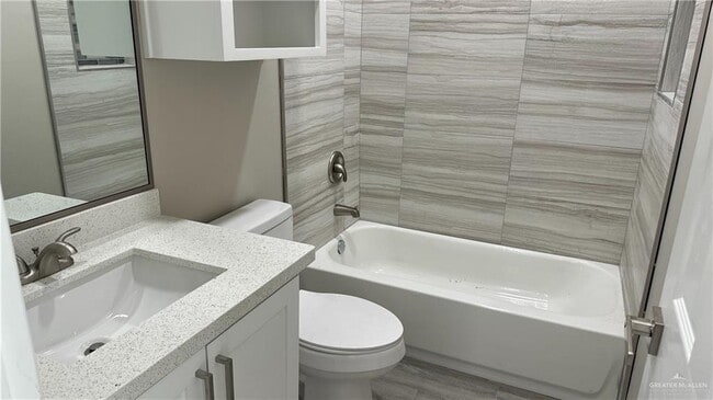 Building Photo - 15 Chapa Ave