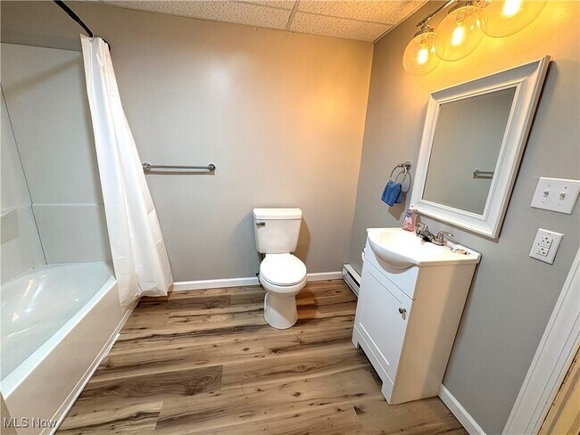 Building Photo - 643 Allegheny St