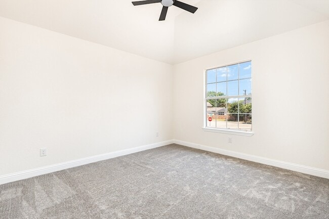 Building Photo - 4610 Clay Dr