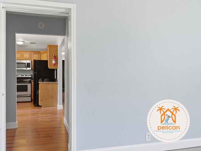 Building Photo - Spacious 4 Bedroom, 2 Bathroom Home