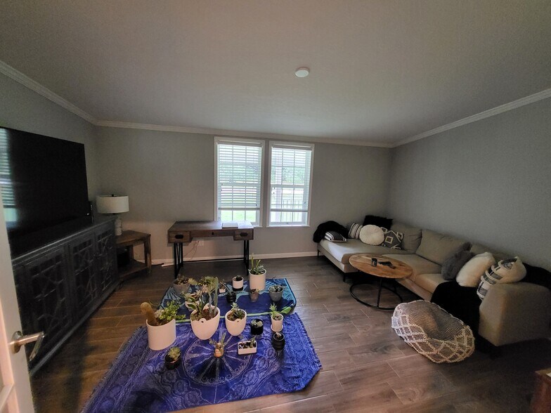 Tenant's living room- *unfurnished - 3144 Tina Marie Dr
