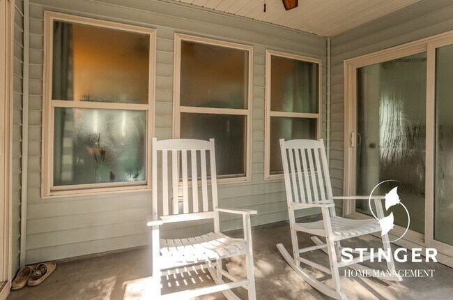 Building Photo - 22 Oleander Dr