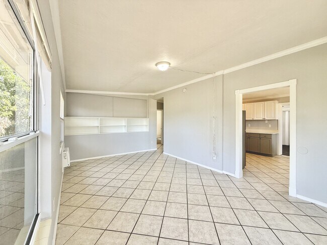 Building Photo - 7111 Onyx Dr N