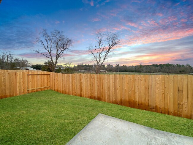 Building Photo - Like-New 3-Bed Home in Lexington Heights with Appliances Included