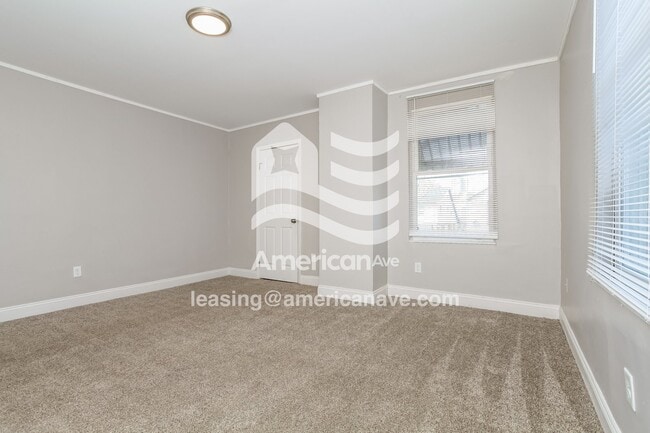 Building Photo - 423 5th Ave